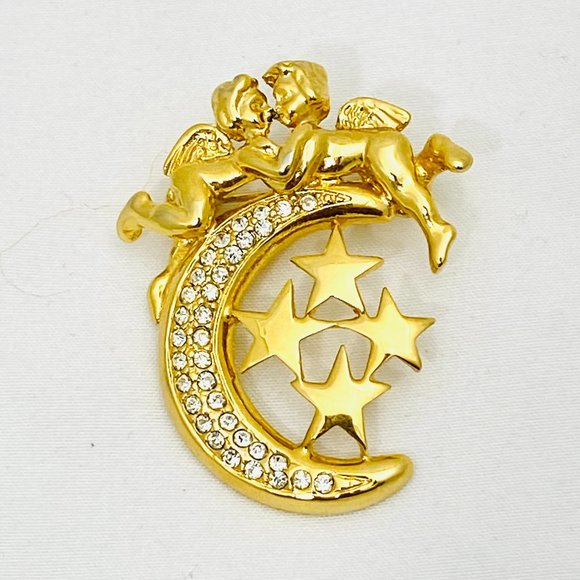 Vintage Cherub Brooch Kissing on the Moon Brooch/Pin - Picture 1 of 5